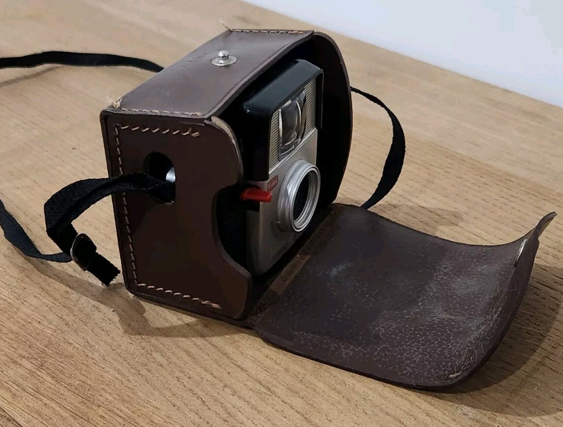 Ancien appareil photo - Kodak Brownie Starlet Caméra - Label Emmaüs