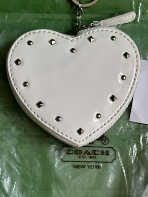 NWT COACH RIVETS IVORY PATENT LEATHER HEART COIN PURSE KEY RING