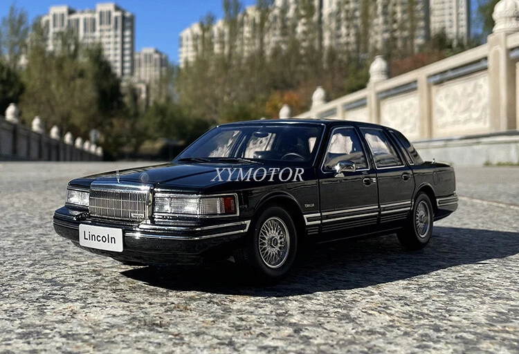 1 18 Lincoln Town Car 1990 Second Generation Diecast Model Toy
