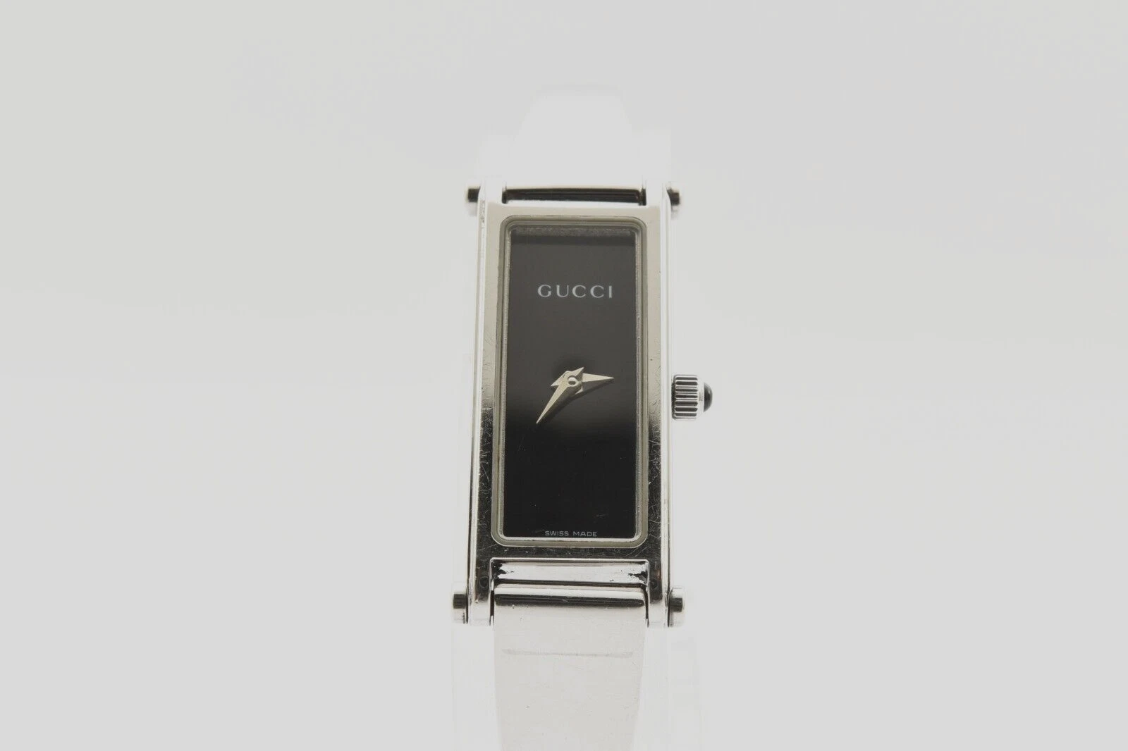 [PRESQUE COMME NEUVE] GUCCI 1500L montre femme vintage cadran noir quartz argenté