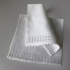 2 VINTAGE HANKY 1930s GEOMETRIC PUNCH-WORK DESIGNS NEW 11,5 x 11,5