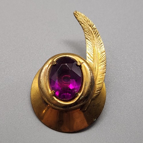 Vtg Victorian Hat Feather Brooch Pink Lucite Rhinestone Fuschia Brass Pin READ - Picture 2 of 6
