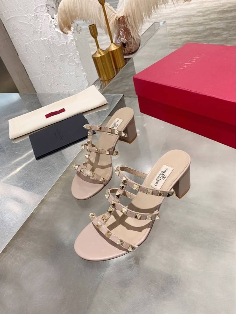 VALENTINO Rockstud Strappy Slide Sandals Size EU39 US9 Beige Leather Women Block