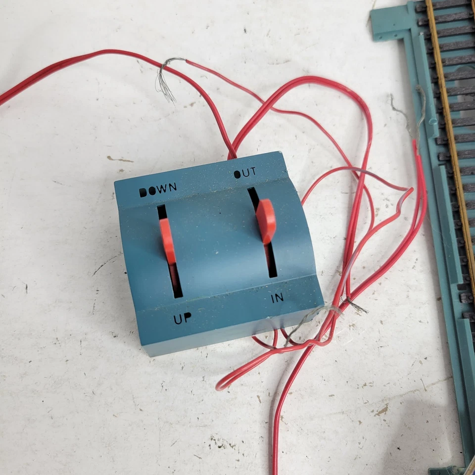 Vintage HO Scale Tyco Prestomatic Activated Track Section and Controller HK  - Image 3 of 4