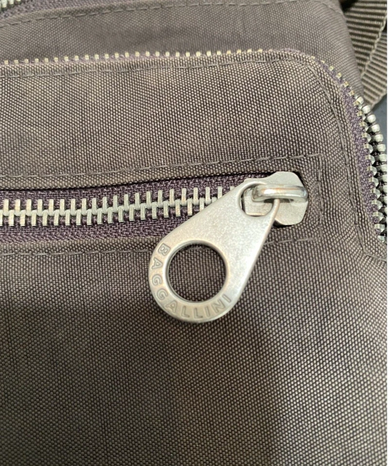 Baggallini Sydney Travel Organizer Brown Canvas Shoulder/Crossbody Bag - Image 4 of 4