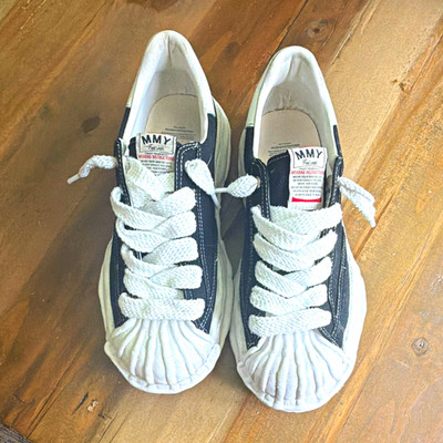 Maison MIHARA YASUHIRO MMY Men s Black/White Low-Top Lace-Up Sneakers