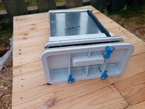 Original Indesit für I2D81SUK & I2D81WUK Trockner Kondensator Wärmetauscher. gebraucht