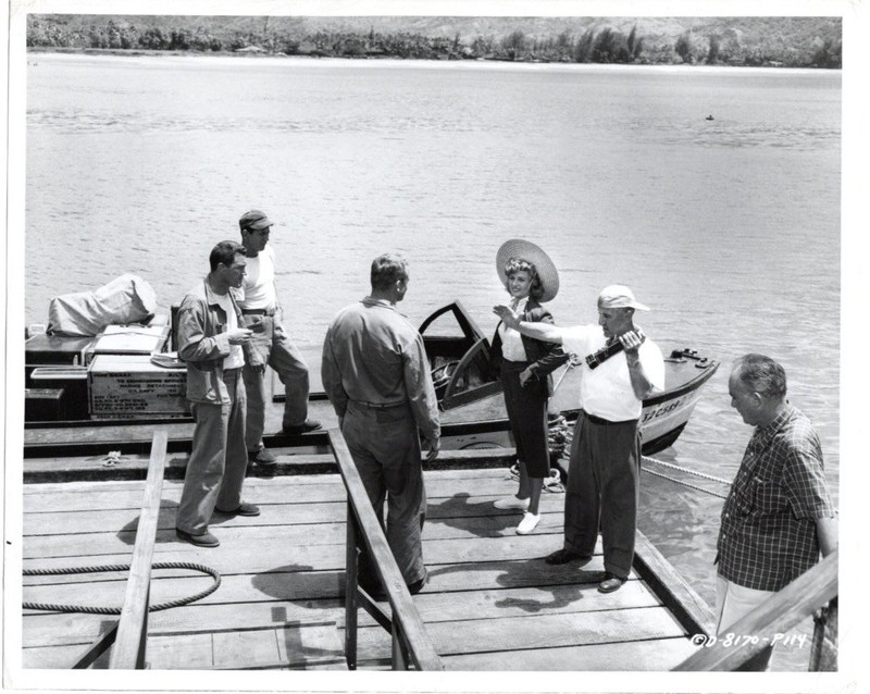 RITA HAYWORTH VINTAGE ORIGINAL Photo SADIE THOMPSON Filming In Hawaii ALDO RAY