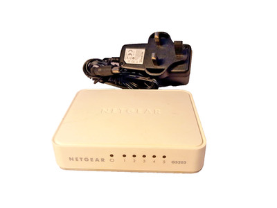 Netgear GS205v2 Gigabit Ethernet Switch 5-Port Unmanaged + PSU