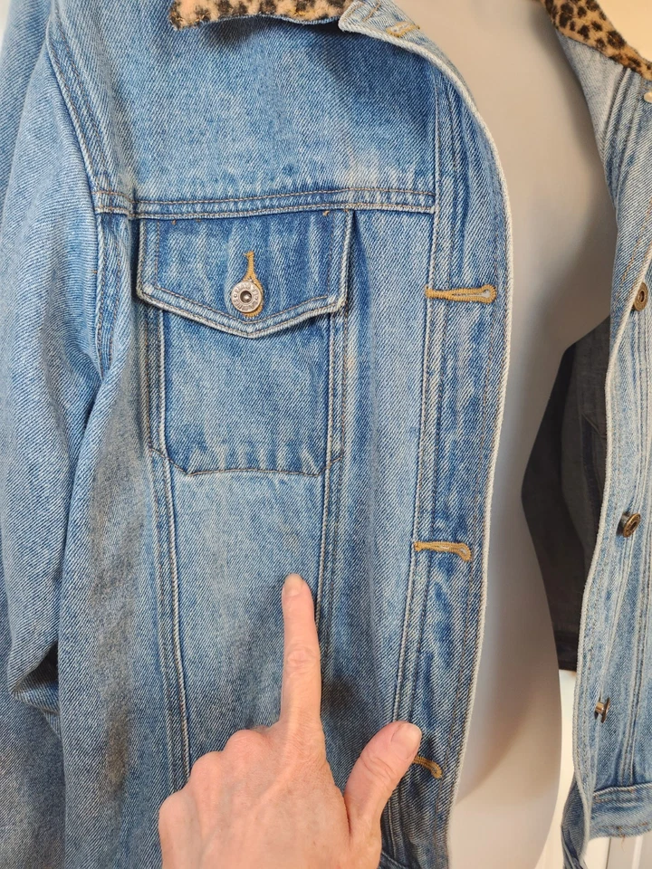 Chaqueta Jean De Colección L.A. Azul Años 90 Y2k Leopardo Guepardo Estampado Animal Borde 100% Algodón Foto 4 de 4