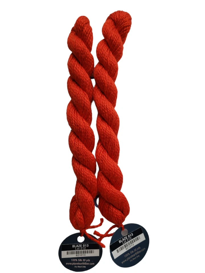 Lote de 2 madejas de fibra de seda Planet Earth BLAZE 013 punto de aguja punto de cruz naranja Foto 2 de 4