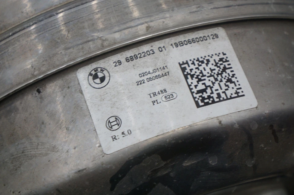 Cilindro elevador de freno eléctrico OEM 3433689796 6892203 Bmw M340i Xdrive G20 20-23 Foto 2 de 4