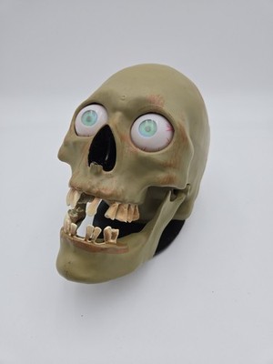 Gemmy Animated Skull Head Motion Sensor Animatronic Movement Lights And Sounds