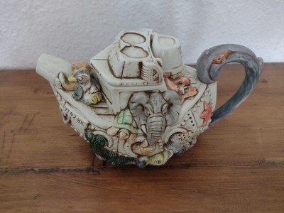 Harmony Kingdom YT42HK Arche Teekanne 