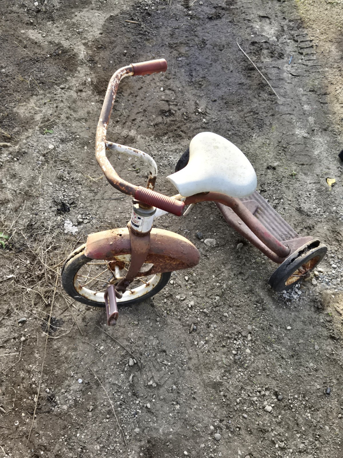 (Used) Vintage AMF Junior Tricycle  Red and White  Made In U.S.A (99.95 USD)
