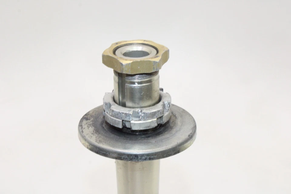 06-09 SUZUKI GSXR 600 OEM HORQUILLA DELANTERA ABRAZADERA INFERIOR TRIPLE ÁRBOL VÁSTAGO Foto 2 de 4