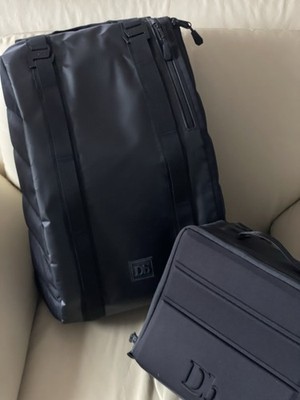 DOUCHEBAGS Rucksack  The Base 15L  mit  Camera Insert , Black 