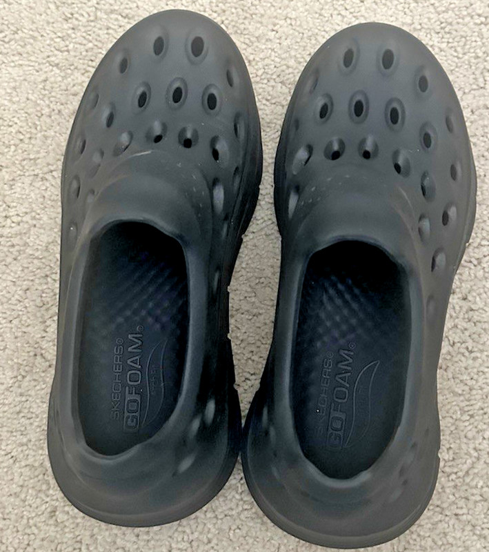 Skechers Arch Fit Go Foam Unisex Slip-On Women's 7 Men's 5 BLACK