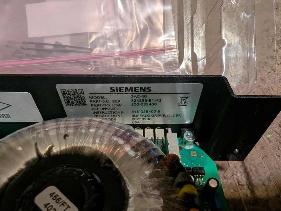 Amplificador de zona de alarma contra incendios Siemens ZAC-40 - 500035400 LIGERAMENTE DAÑADO.  Foto 3 de 4