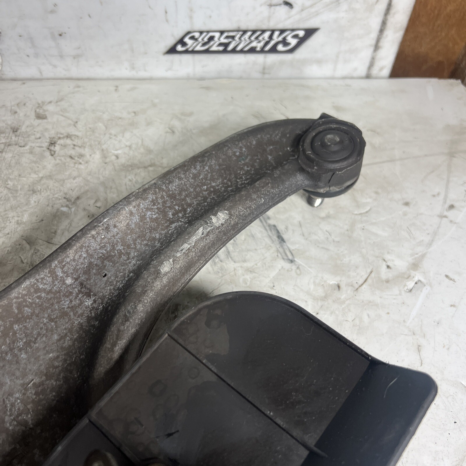 03-08 Maserati Quattroporte Left Rear Control Arm Set M139 Upper Lower Toe