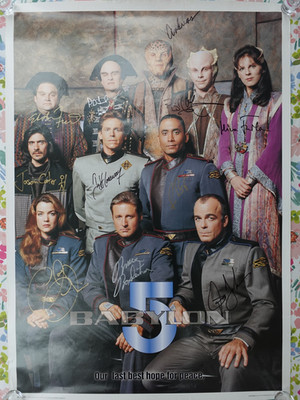 Babylon 5 SELTENES POSTER 1997 komplett signiert von 11 Darstellern