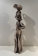 Statua Ceramica Sarda Stelio Mola donna con brocca