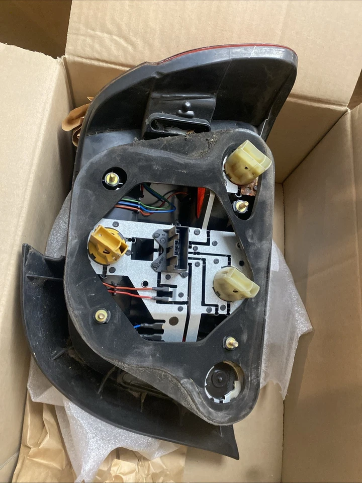 Luces traseras Facelift OEM BMW E39 M5 2001-2003 HELLA genuinas - par izquierda y derecha Foto 3 de 4