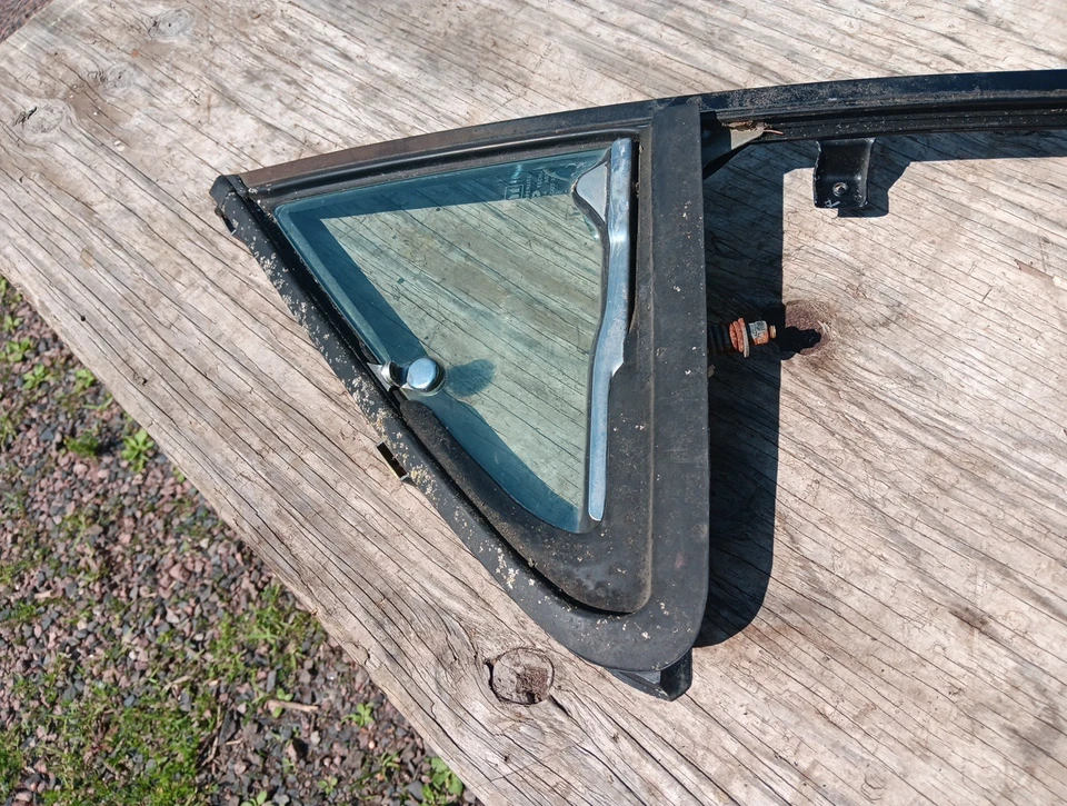 1990-93? Isuzu Rodeo левая водительская дверь вентиляционное крыло окно Temperlite M214 AS2 - Изображение 2 из 4