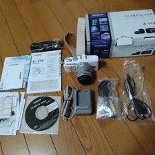 Olympus PEN E-P3 Mirrorless Camera with 14-42mm f/3.5-5.6 II R Lens Kit