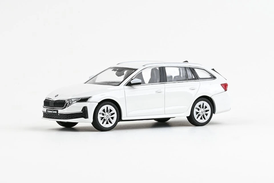Abrex Skoda Octavia IV FL Combi 1:43 White Candy 143AB-050E