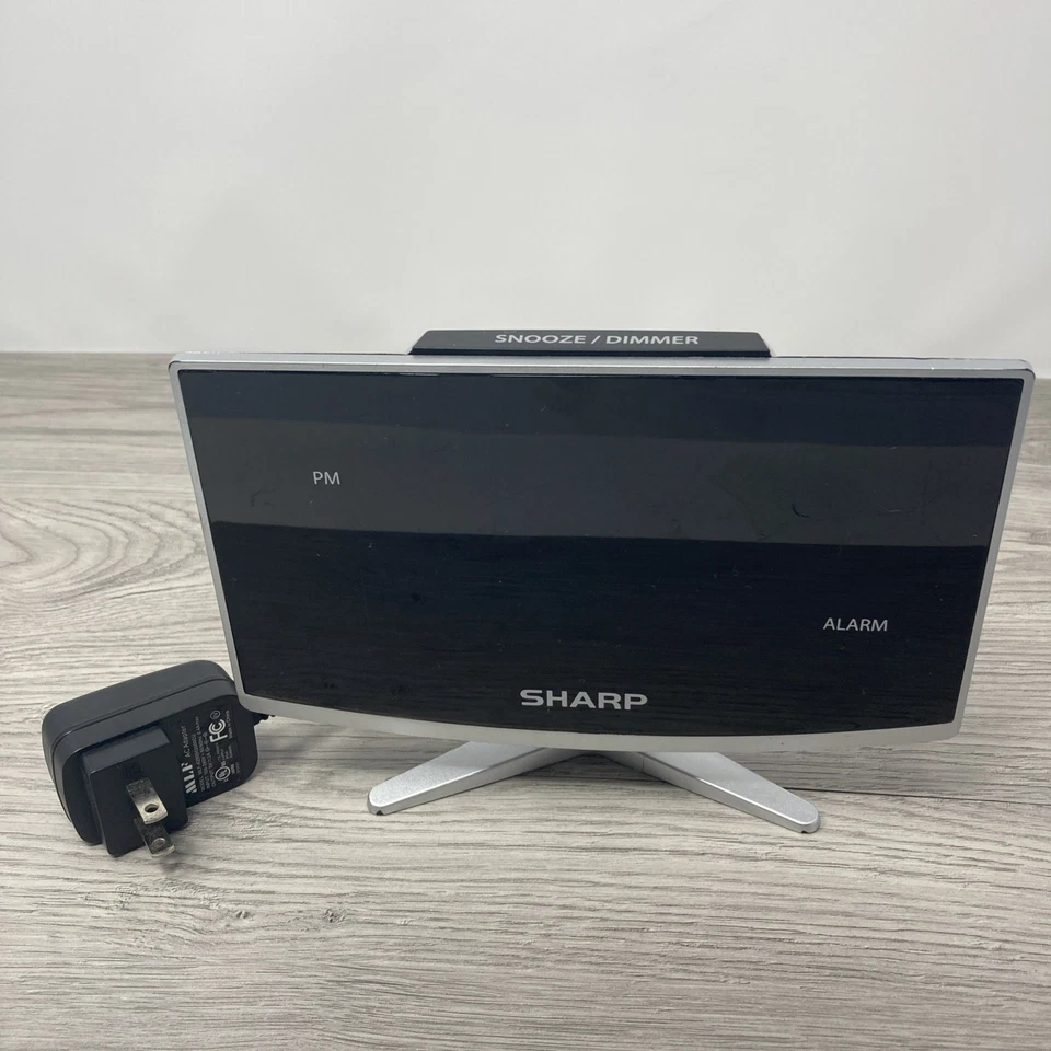 Sharp SPC1203 Large Display Digital Alarm Clock With USB Charging Port Tested - Image 2 of 4