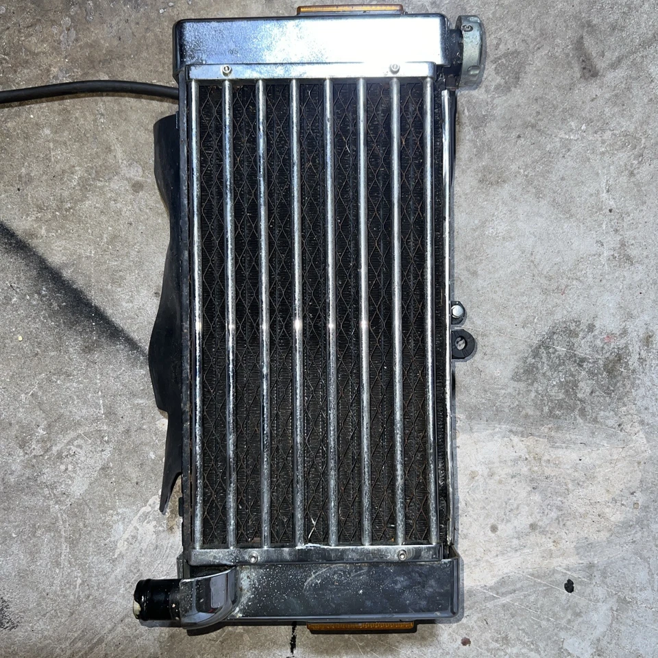 Radiador moto con ventilador eléctrico radiador ElTOYO, número de modelo 61909 Foto 2 de 4