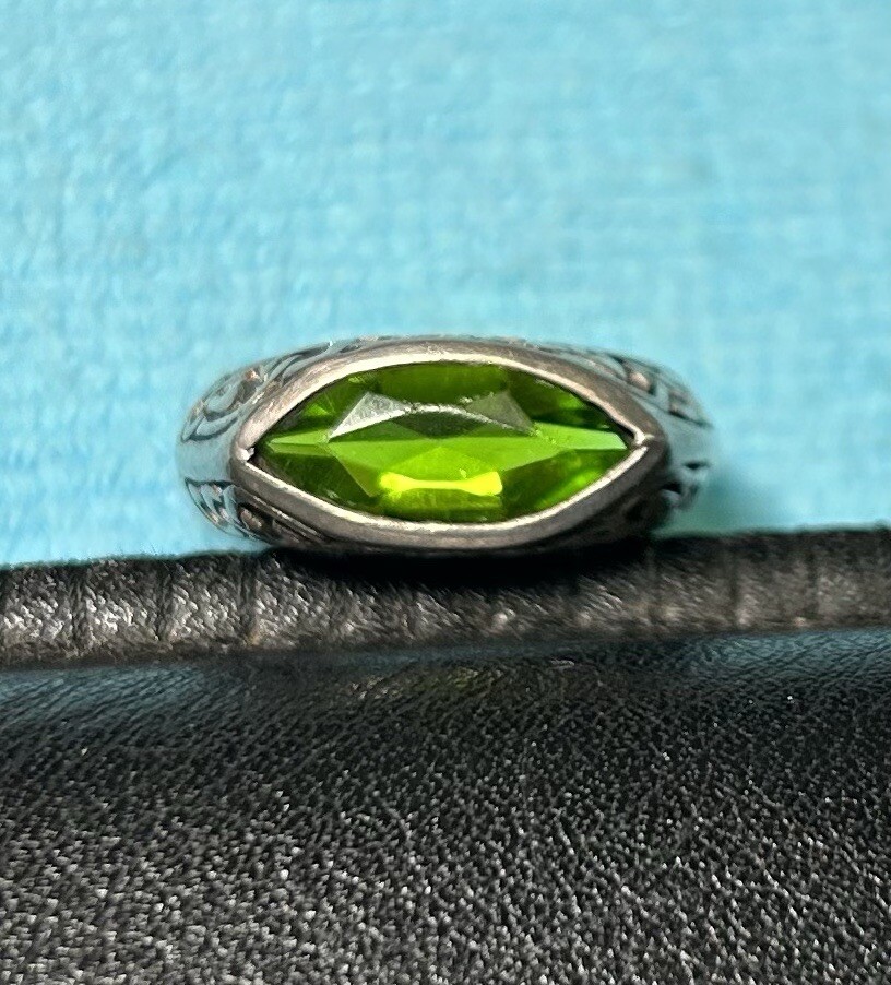 Vintage Celtic Peridot Ring solid .925 Sterling S… - image 8