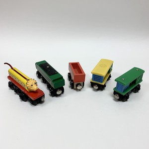 thomas wooden magnetic trains