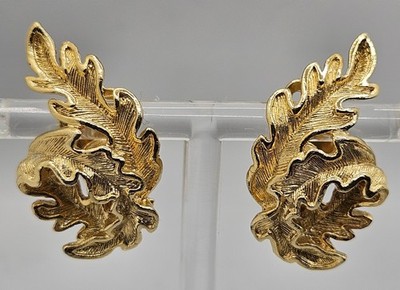 Vintage Lisner Clip On Earrings Acanthus Leaf Textured Gold Tone Art Nouveau 