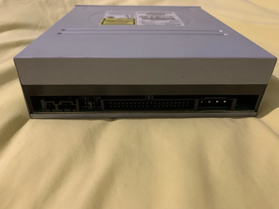 Plextor PX-750A Graveur/Burner CD/DVD IDE Blanc/White - Image 4 of 4