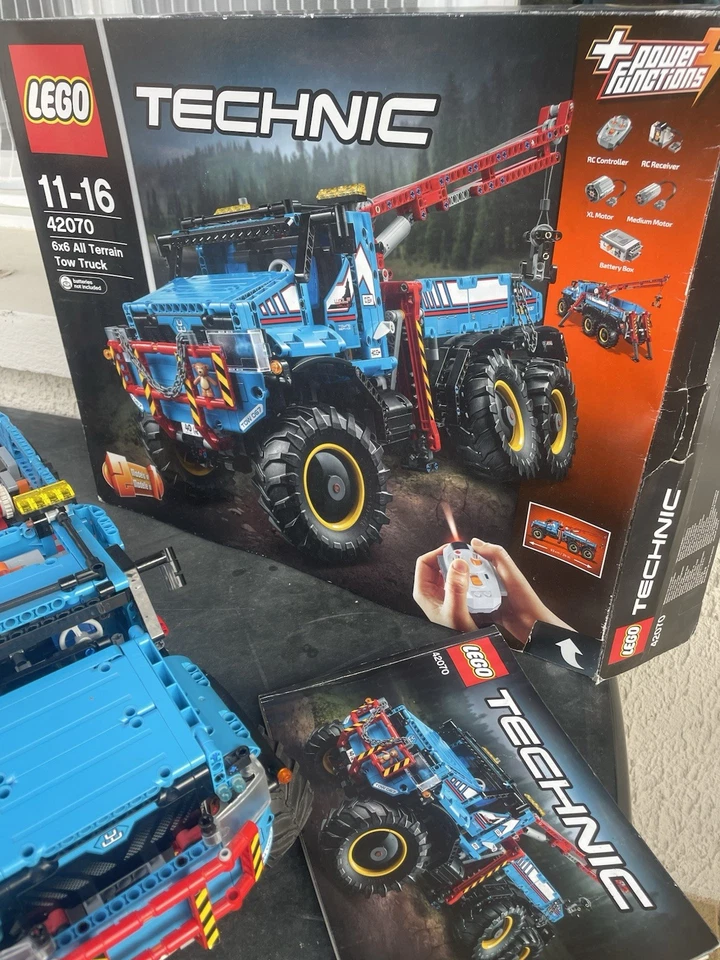 LEGO Technic 42070 6x6 All Terrain Tow Truck, photo 4 sur 5