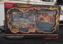 Charizard ex Special Collection Box