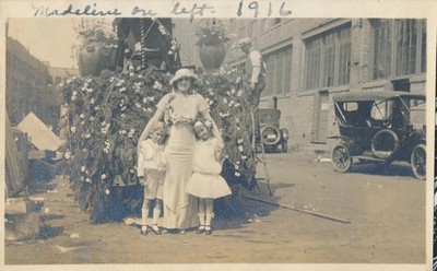 Snapshot Vintage Photo Parade Float Woman Little Girl Boy 1916 Flowers Cars