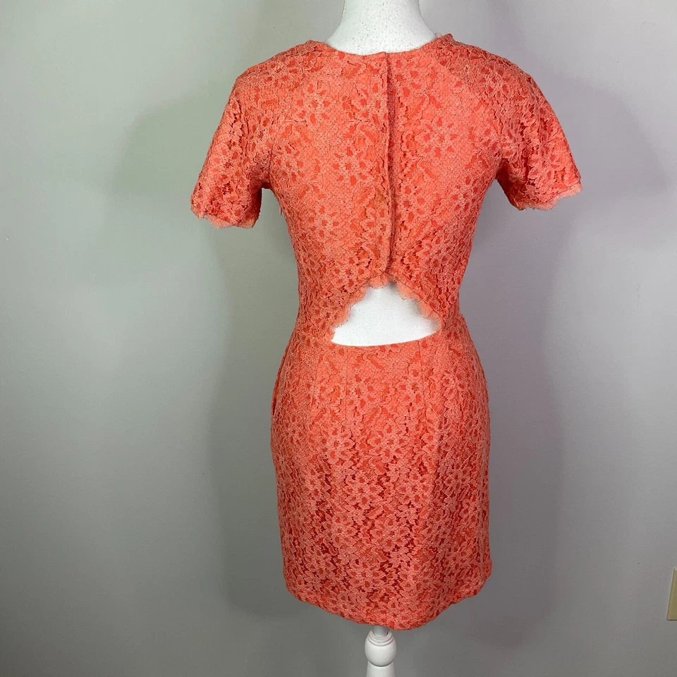 Vestido DV Dolce Vita Sarus Encaje Elevado Manga Corta Mujer Bolsillos Pequeños Rosa Foto 4 de 4