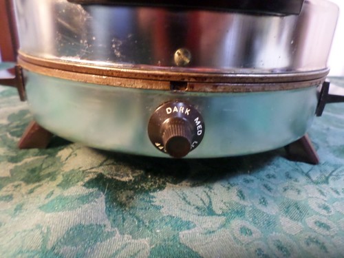 Vintage Toastmaster Round Chrome Non-Stick Waffle Baker w/Original Box-#W252A - 第 4/11 張圖片