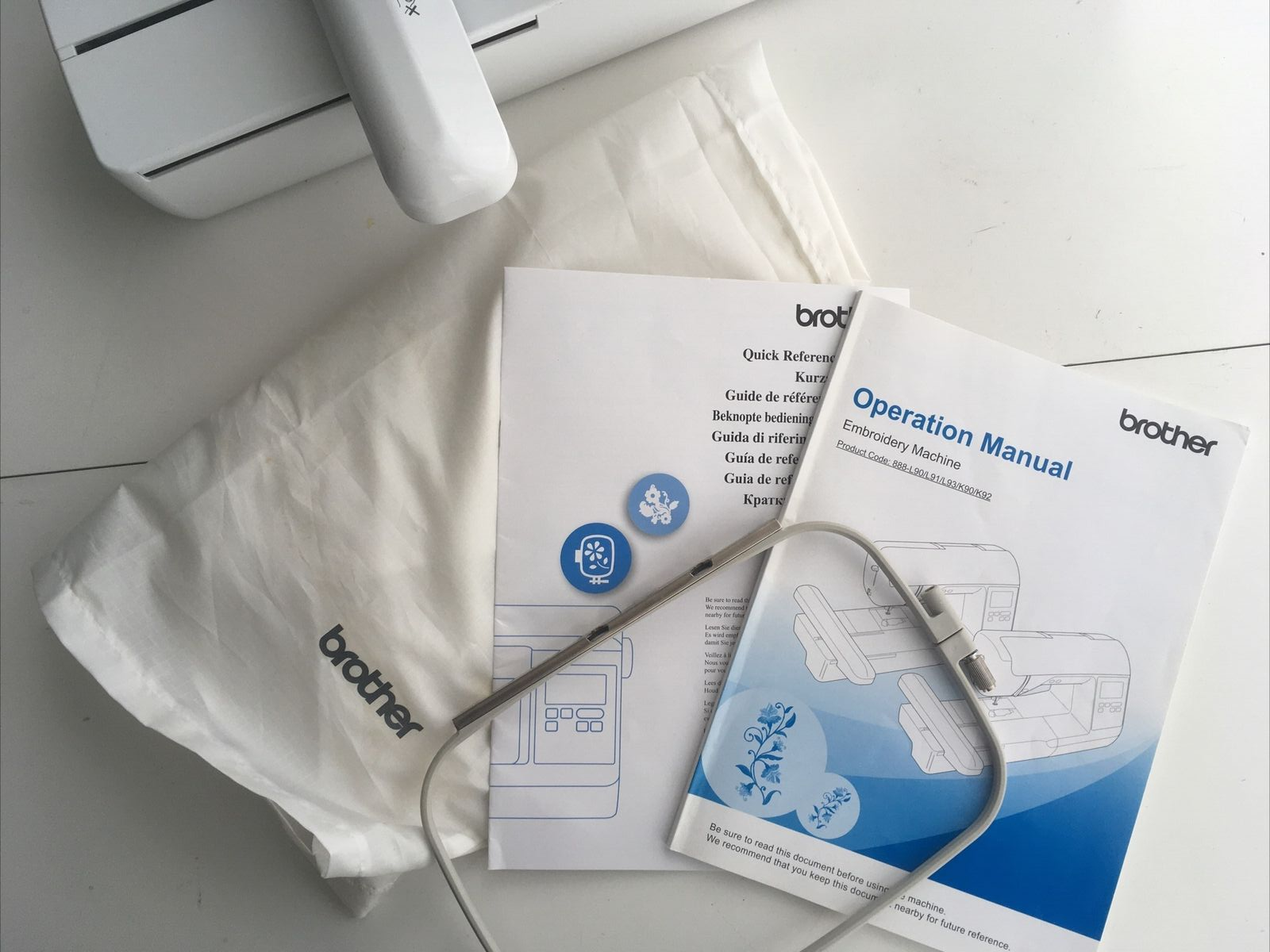 Brother Innovis F440E Embroidery Machine, Manuals, Large Hoop* & Cover