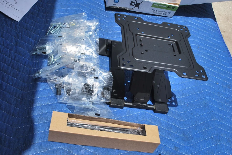 FULL MOTION FLAT PANEL LCD  WALL TV BRACKET MOUNT FOR 32-47 INCHES 77LBS  NEW - Image 3 of 4