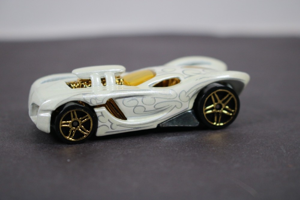 Hot Wheels 2005 White Heat 16 Angels LQQK