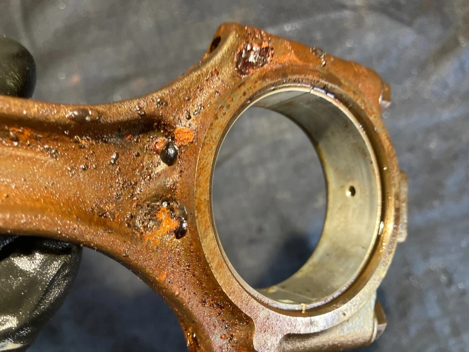 03-09 PT Cruiser Dodge Neon SRT EDV Turbo 2.4L Pistón y biela (oxidado) Foto 2 de 4