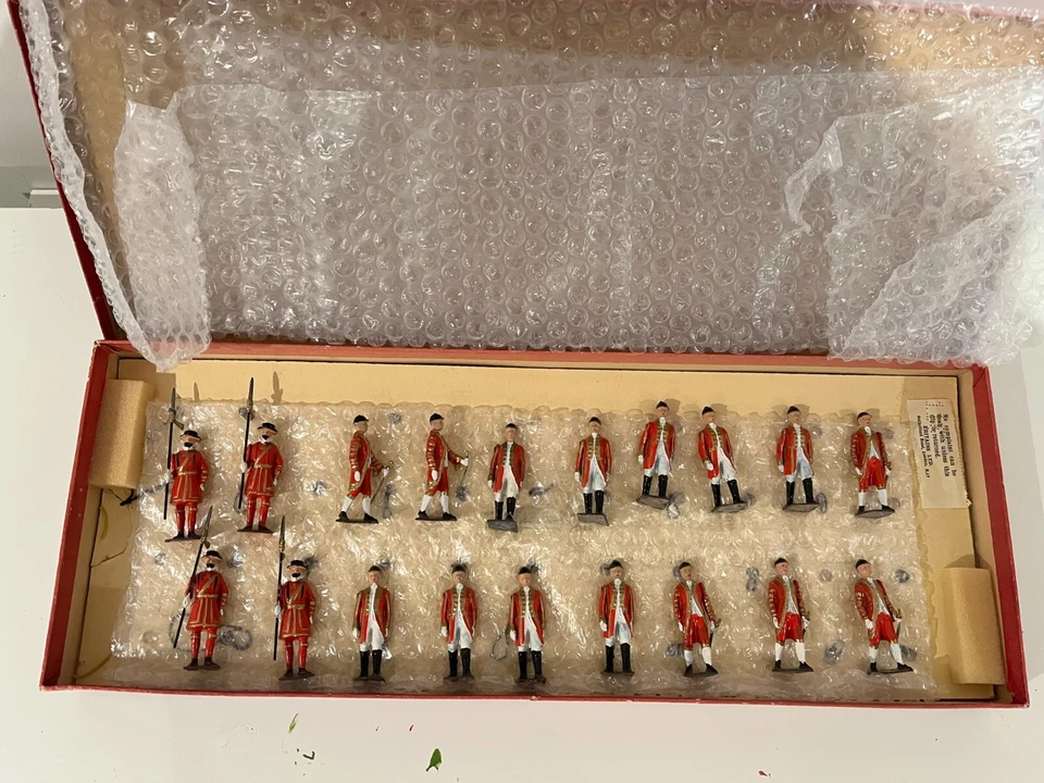 Gran Bretaña Set 1475 Beefeaters Outriders and Foatmen of Royal Household, 1950 Foto 4 de 4