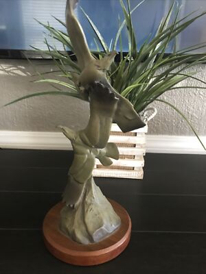 PRIMAL VISION SKY VISION SOARING EAGLES 2008 Statue Figurine
