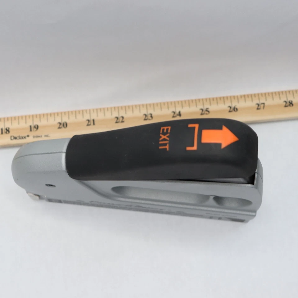 Sujetador de flecha para grapadora PowerShot resistente 5700M Foto 2 de 4