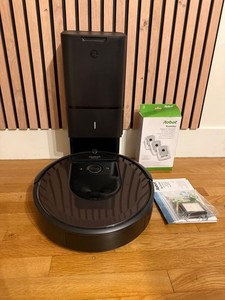 iRobot Roomba i7