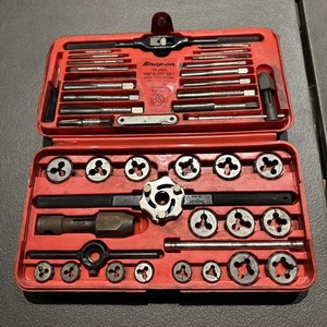 SNAP-ON TAP AND DIE SET TD-2425 incomplete